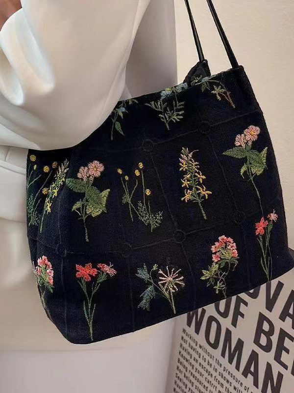 New Black Embroidered Large Capacity Canvas Shoulder Bag