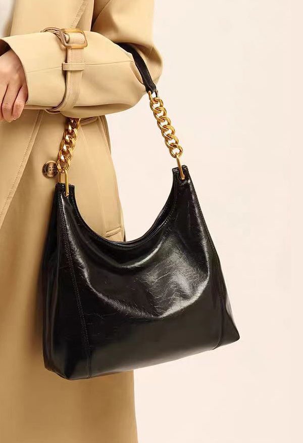 New Boutique Red Large Capacity Faux Leather Shoulder Bag