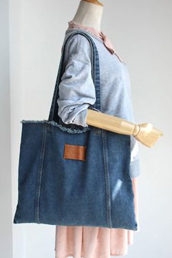 New High-Capacity Torn Edge Denim Shoulder Bag