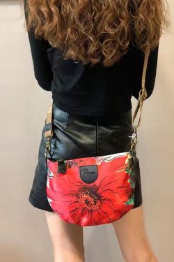 New Retro Red Print Versatile CrossBody Bag