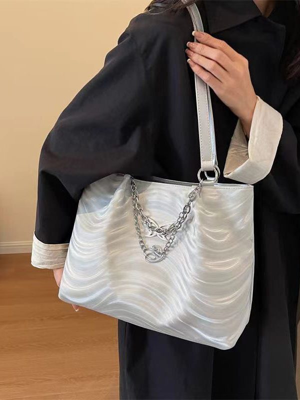New Silver Versatile Chain Large Capacity Shoulder Bag