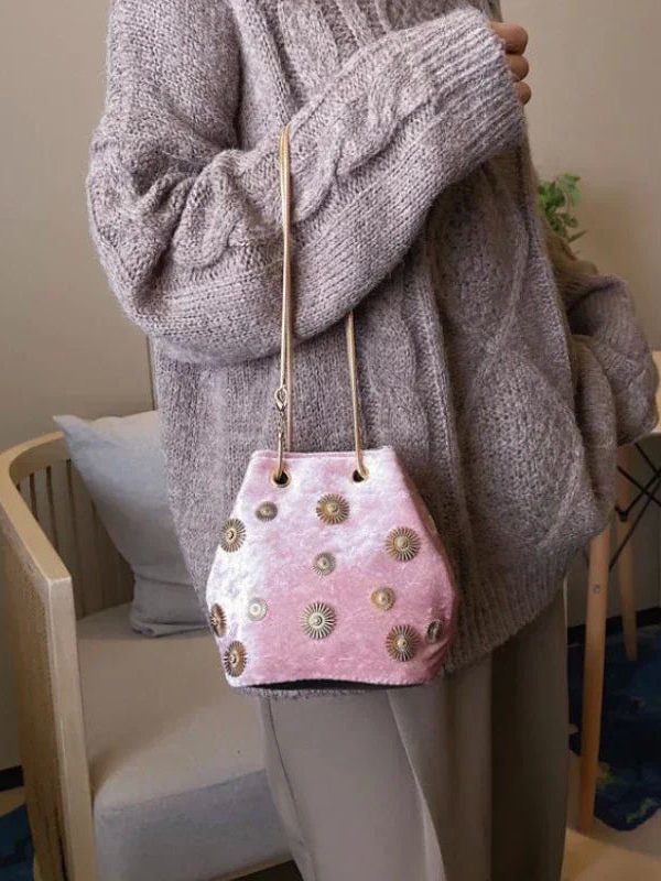 New Women Pink Rivet Decorated Velvet Bucket Bag