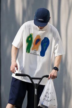 People in Aura Graphic Tee