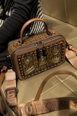 Retro Boutique Coffee Rivet Calf Leather Messenger Bag