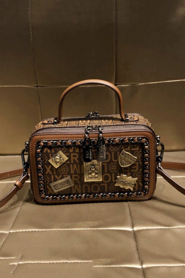 Retro Boutique Coffee Rivet Calf Leather Messenger Bag