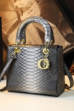 Retro Gradient Color Serpentine Faux Leather Tote Handbag