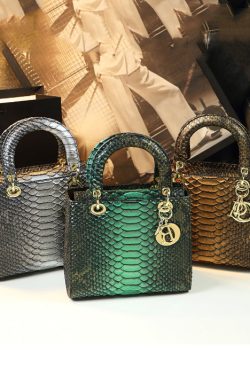 Retro Gradient Color Serpentine Faux Leather Tote Handbag