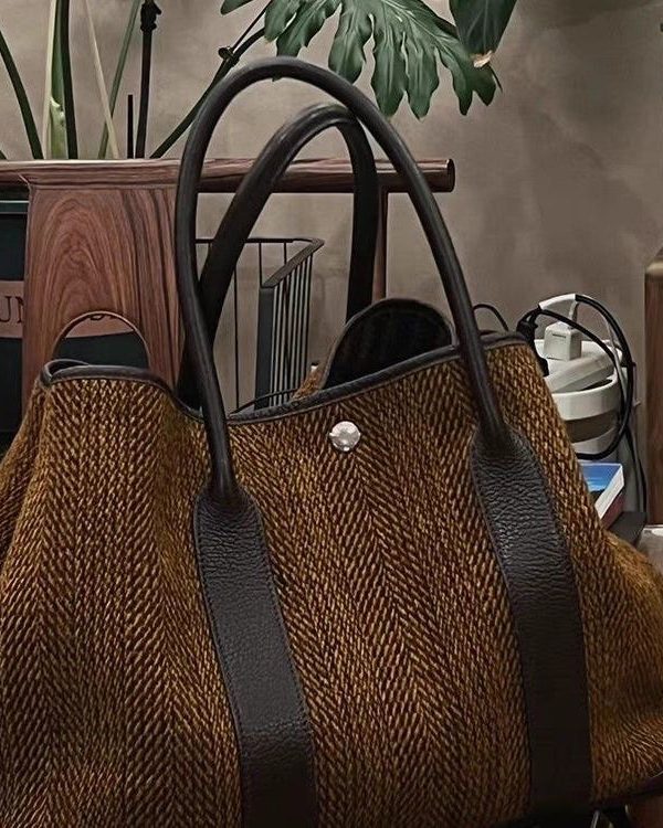 Simple Style Chocolate Large Capacity Satchel Bag Handbag