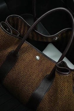 Simple Style Chocolate Large Capacity Satchel Bag Handbag