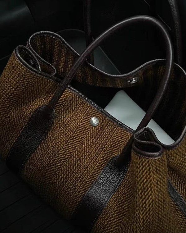 Simple Style Chocolate Large Capacity Satchel Bag Handbag