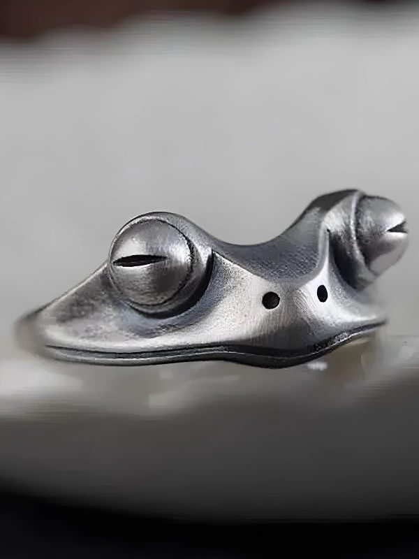 Sleeping Frog Ring
