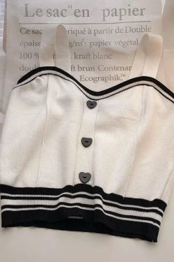 Soft Girl Heart Buttoned Knitted Crop Top
