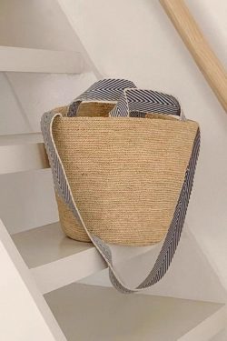 Vacation Style Khaki Large Vapacity Woven Versatile Shoulder Bag