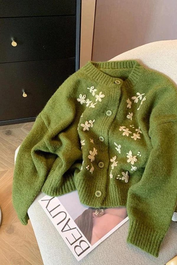 Vintage Daisy Embroidered Knitted Cardigan