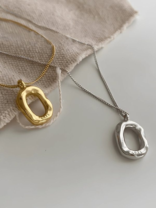 Wavy Ellipse Necklace