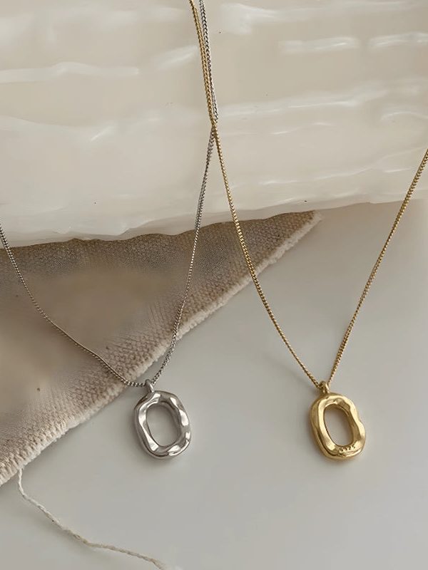 Wavy Ellipse Necklace