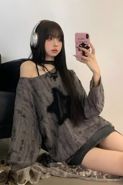 Y2K Grunge Star Distressed Sweater