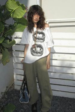 Y2K One Shoulder Lips Tee