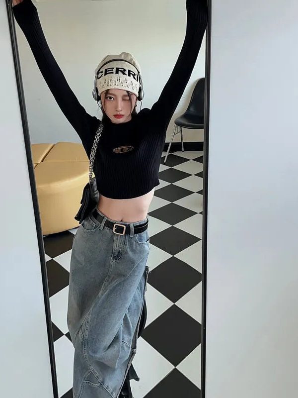 Y2K Ribbed Cropped Sweater