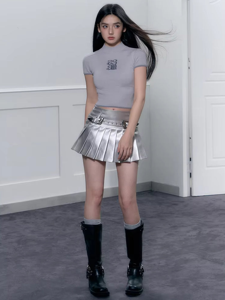 Cyberpunk Style Metallic Mini Skirt for a Bold Fashion Statement