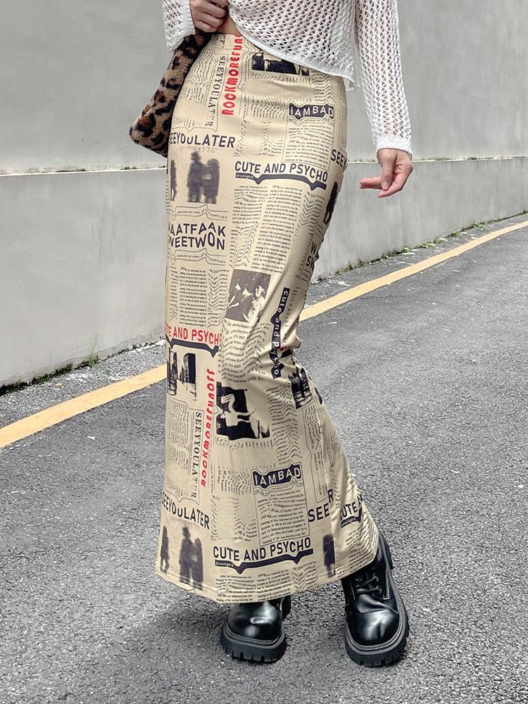 Stylish Newspaper Printed Khaki Maxi Skirt Outfit with Tank Top Ideas